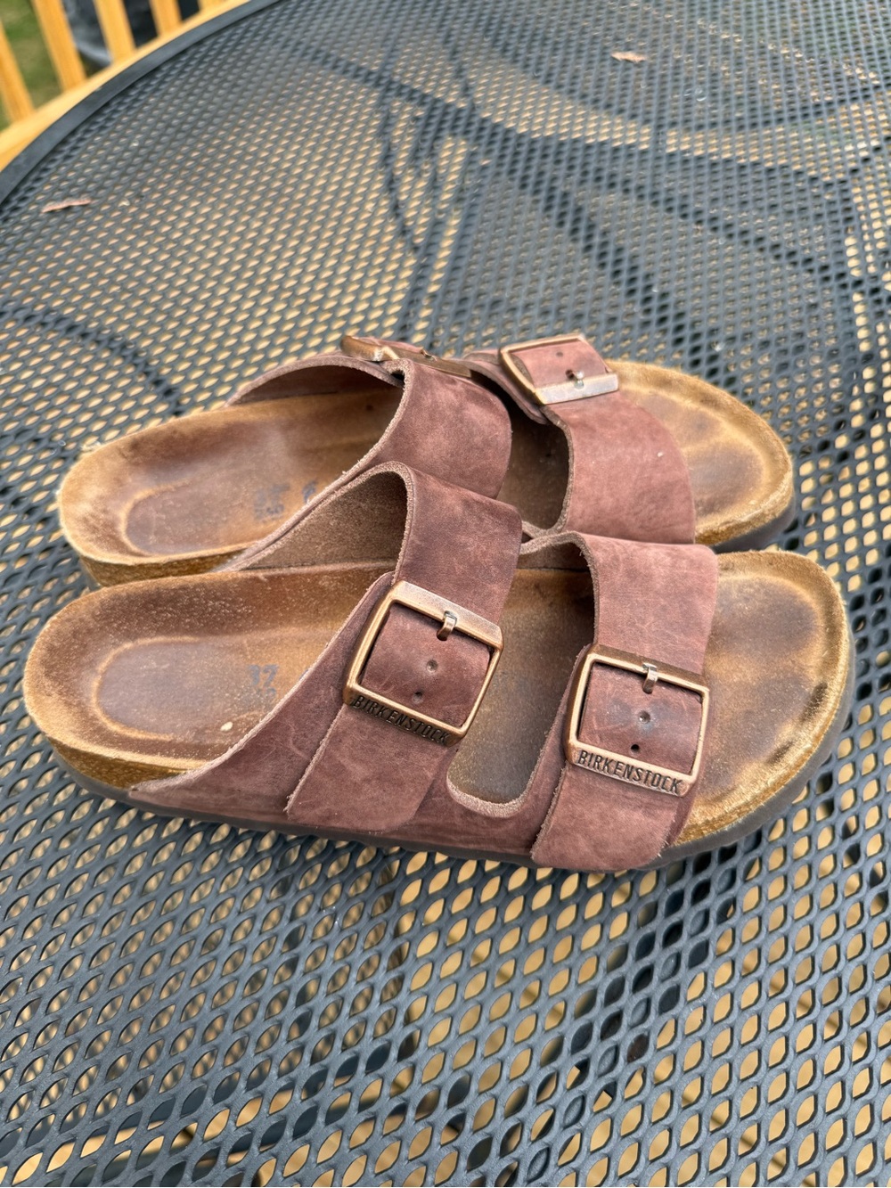 Women’s Birkenstock Arizona sandals size 37 (6)